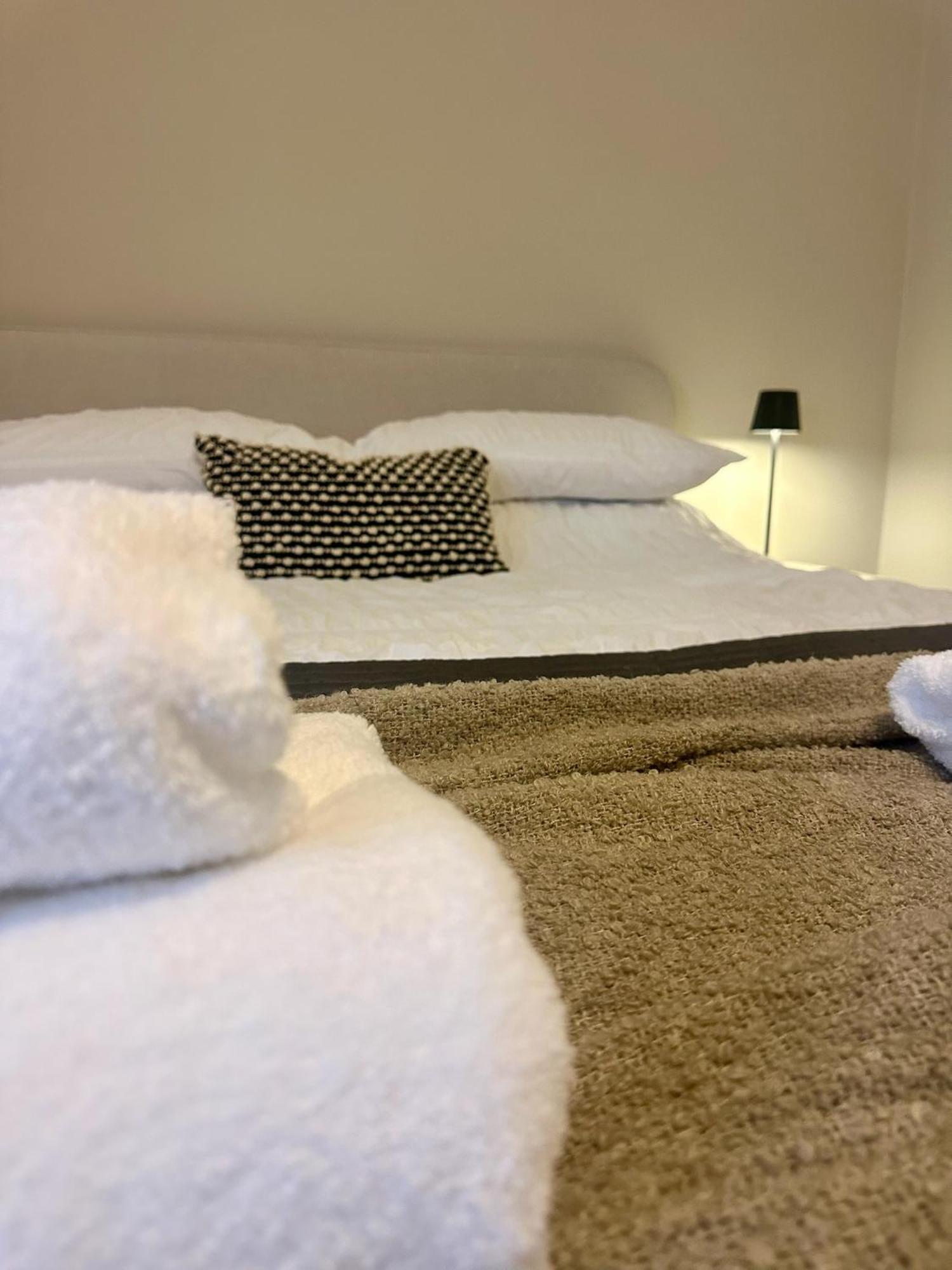 Castle View Apartments - The Hideout Κένταλ Εξωτερικό φωτογραφία